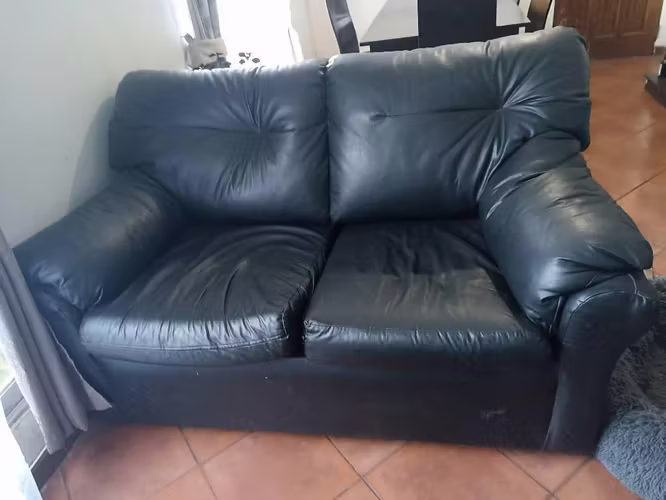 <p>Sofa 2 cuerpos</p>