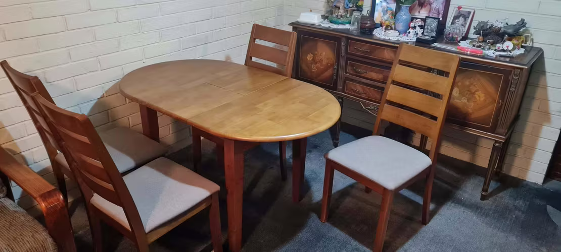 <p>Se vende comedor</p>