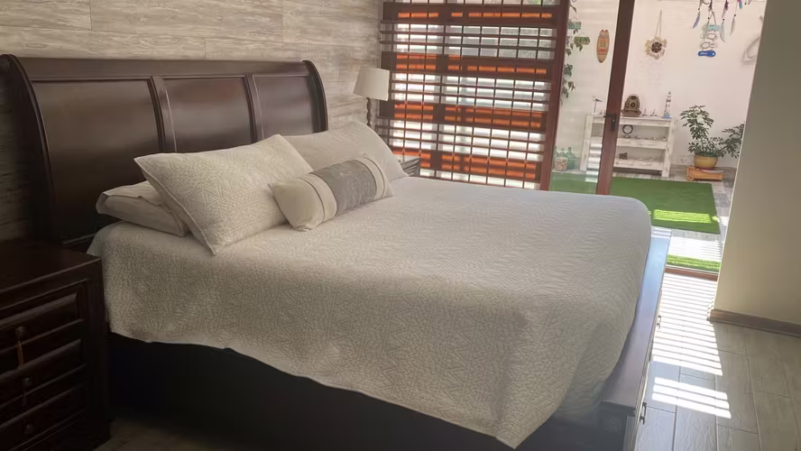 <p>Muebles varios por Traslado Remato</p>