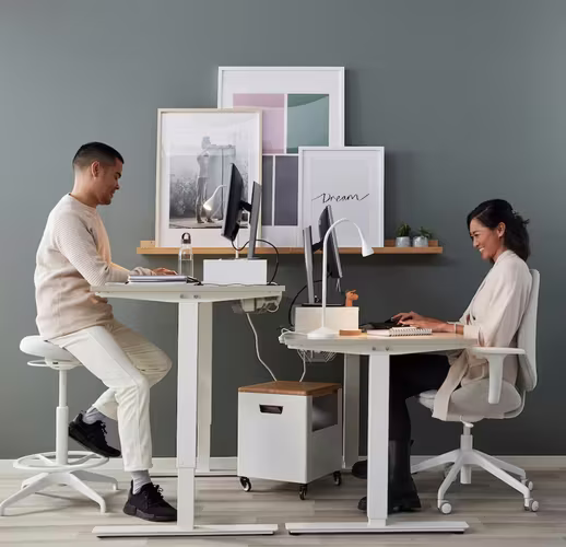 <p>Escritorio regulable, altura ajustable</p>