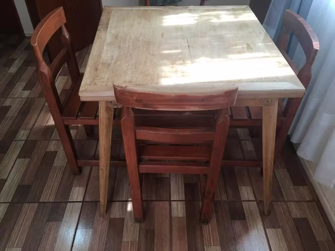 <p>Comedor de madera extendible</p>