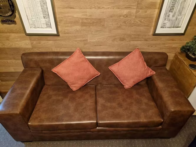 <p>Sofá 3 cuerpos</p>