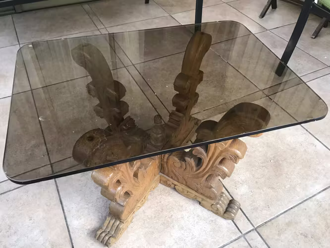 <p>mesa centro tallada</p>