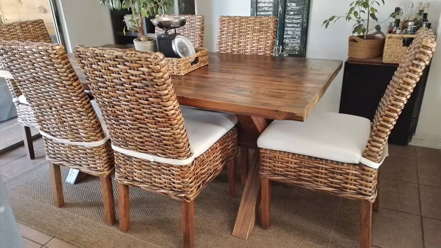 <p>Sillas de ratan</p>