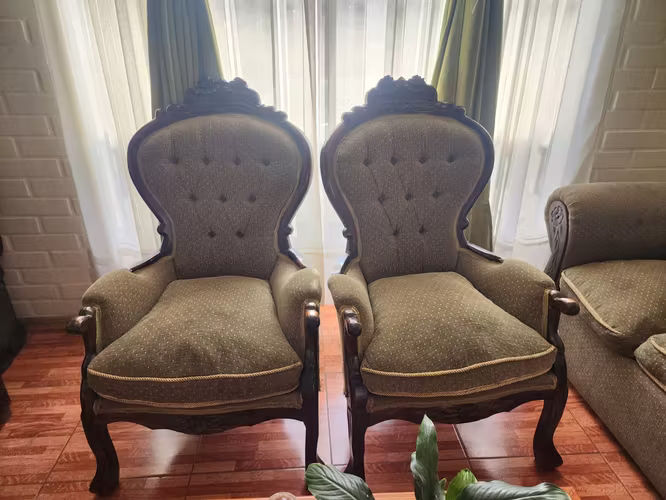 <p>se vende sillon</p>