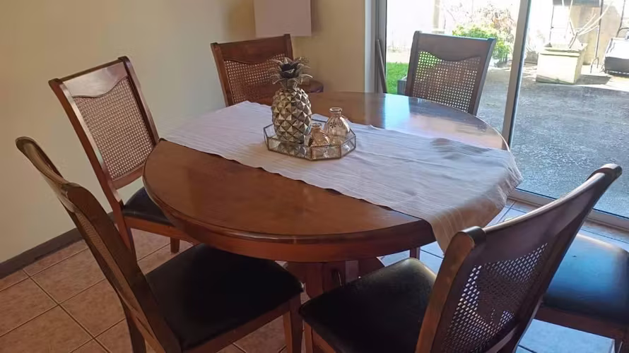 <p>Se vende mesa redonda</p>