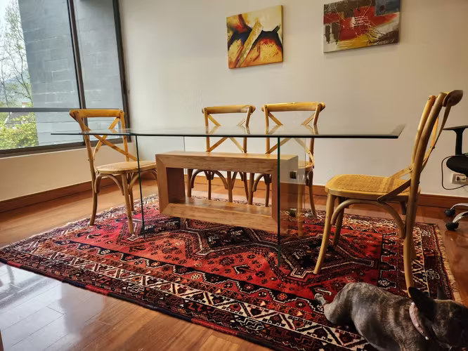 <p>Moderno juego de comedor con 10 sillas Sara Miller de ratán y madera</p>