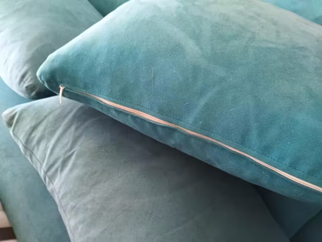 <p>Sofá turquesa 3 cuerpos</p>