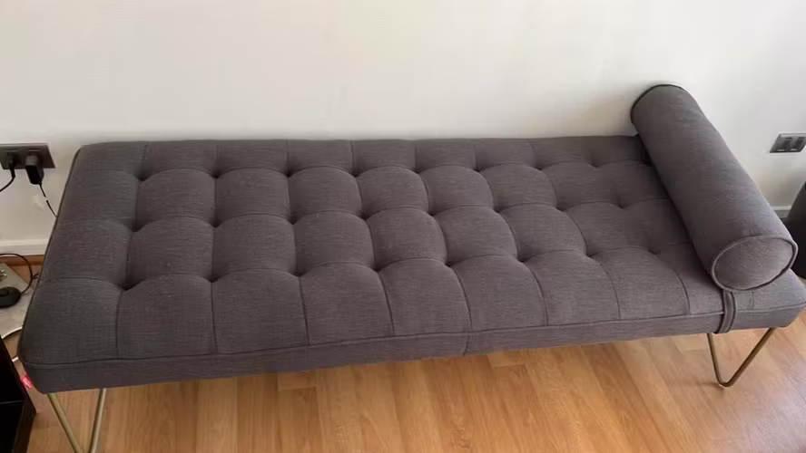 <p>Banqueta Rosen Stepney</p>