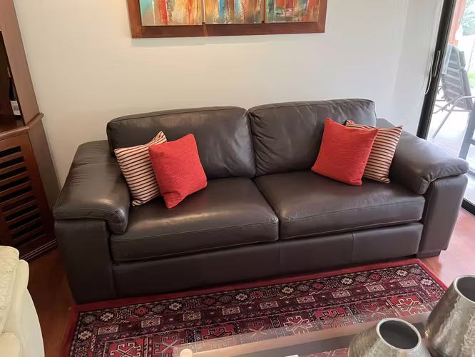 <p>Sillón 3 cuerpos</p>