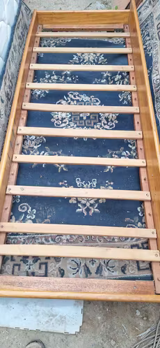 <p>vendo 2 camas eucalipto con ruedas para niño</p>