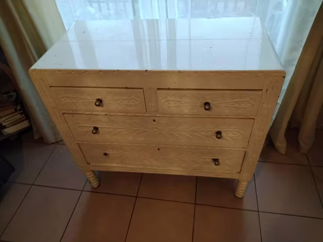 <p>Cómoda vintage</p>