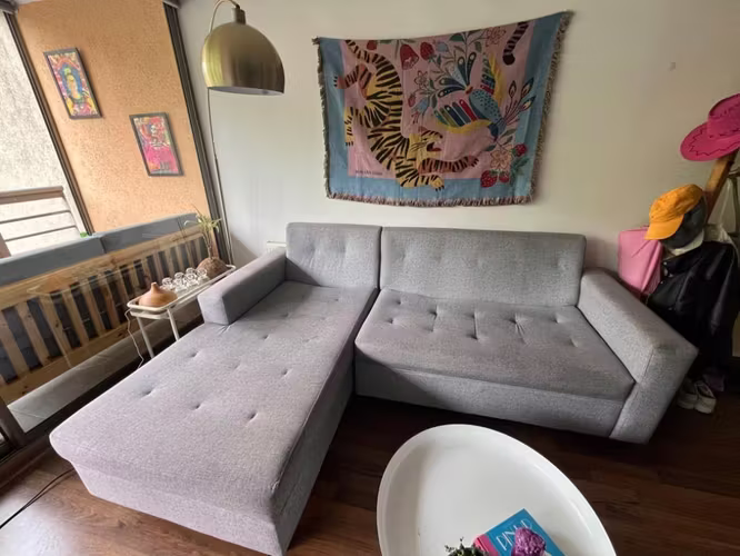 <p>Vendo sofá seccional</p>