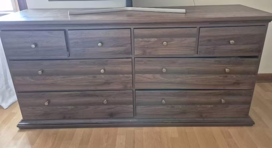 <p>Comoda 8 cajones</p>