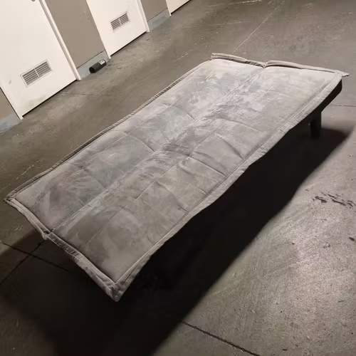 <p>FUTON gris full operativo</p>