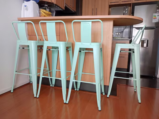 <p>4 Sillas Taburetes / Color Menta</p>
