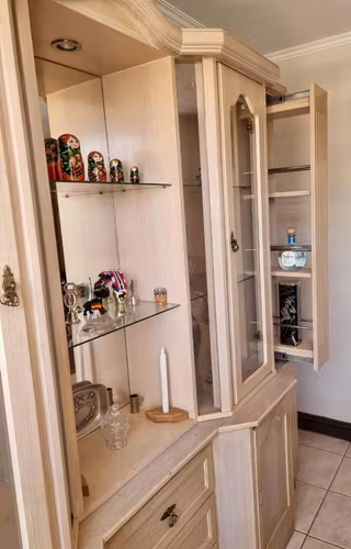 <p>mueble estante vitrina</p>