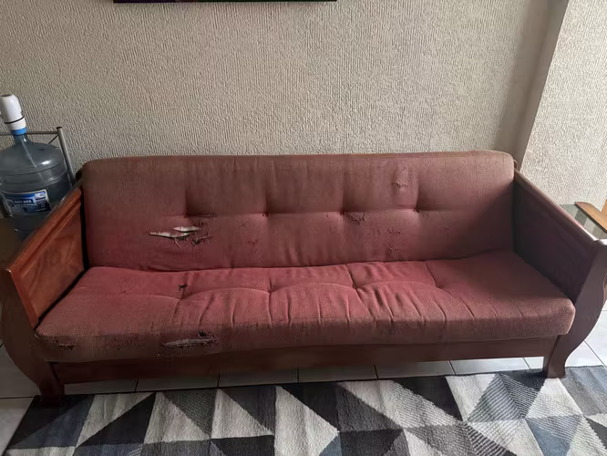 <p>Sofa barato 50.000</p>