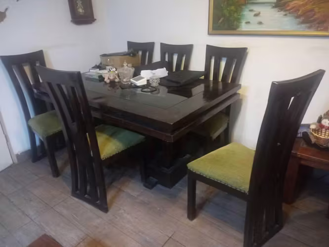 <p>Comedor elegante poco uso</p>