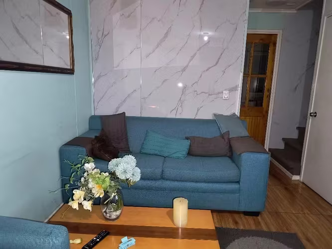 <p>Sofa y poltrona muebles Santa Ana</p>