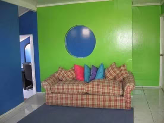 <p>Oportunidad vendo sofá y 2 sitiales retirar las condes</p>