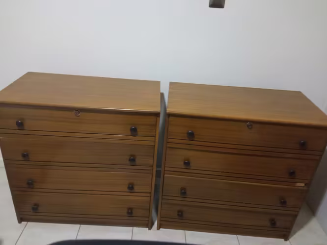 <p>2 Cómodas 4 cajones</p>