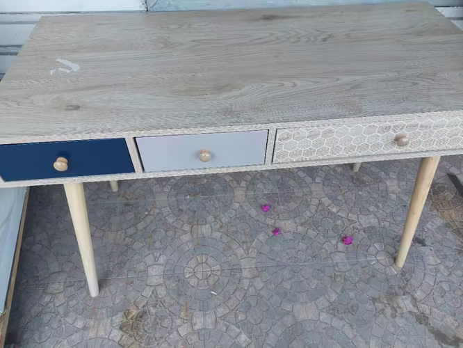 <p>Escritorio 3 cajones</p>