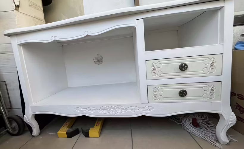 <p>Mueble estilo antiguedad para TV/Living</p>