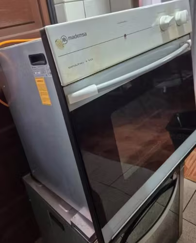 <p>Vendo horno empotrado Mademsa</p>