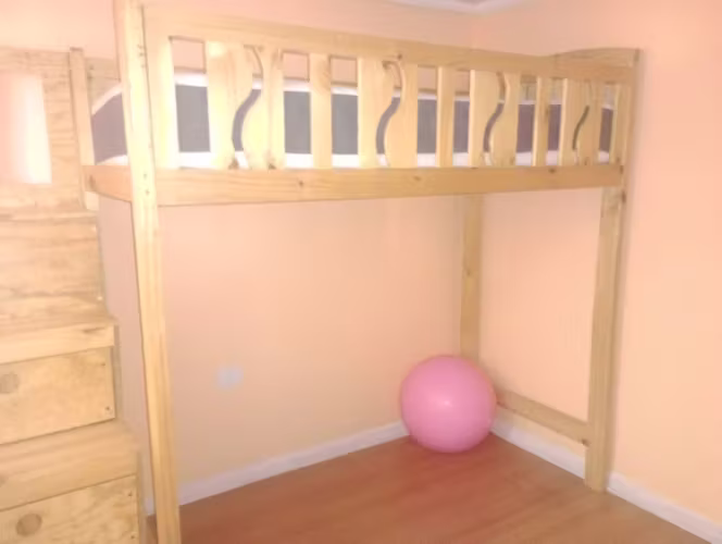 <p>Cama en Altura con cajonera, mas colchon plaza 1/2</p>