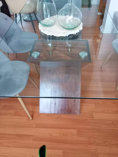 <p>Excelente Juego de Comedor</p>