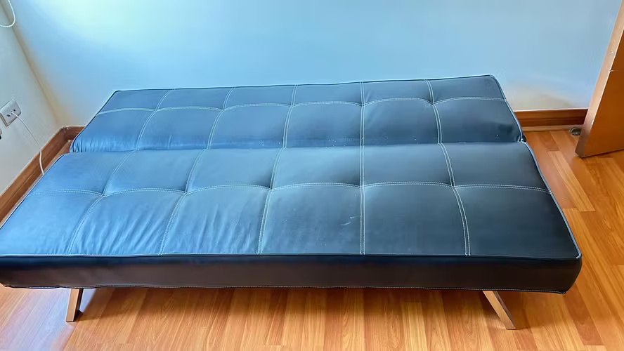 <p>Futón ecocuero Negro</p>