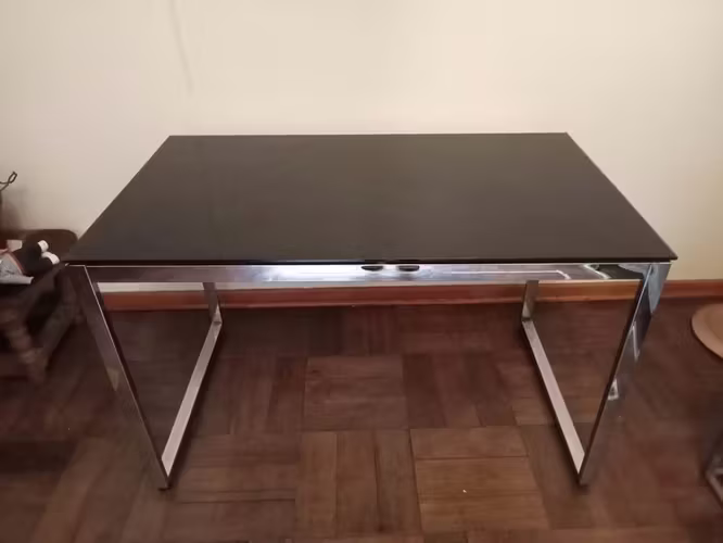 <p>Amplio escritorio Sur Diseño</p>