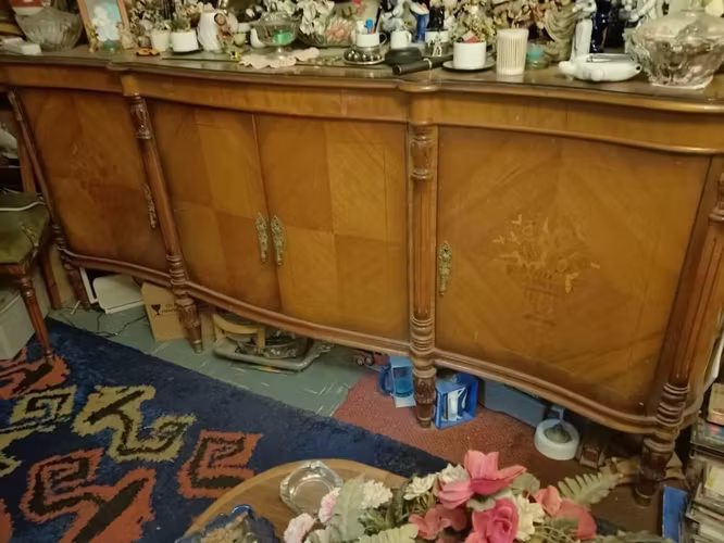 <p>Muebles antiguos</p>