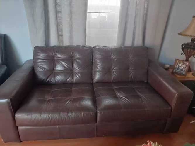 <p>Sofá cuero dalí café Rosen 2 cuerpos</p>