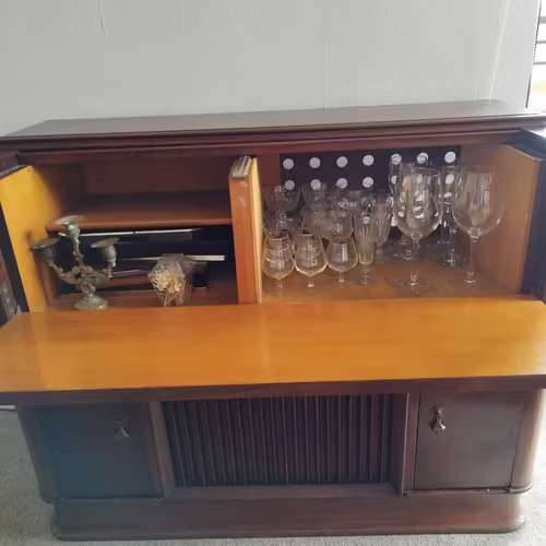 <p>Mueble antiguo</p>