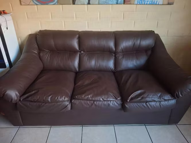 <p>Sofá Tres Cuerpos Usado</p>