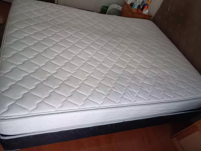 <p>Cama 2 plazas Rosen con base</p>