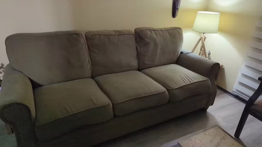 <p>Sofá Usado en Excelente Estado – ¡Solo $80.000!</p>