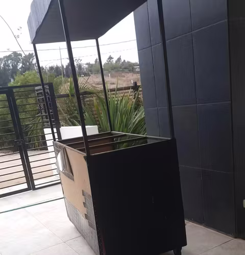 <p>Carros de comida transportables</p>