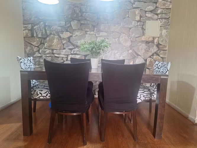 <p>Comedor de madera</p>