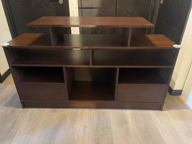 <p>Rack TV buen estado</p>