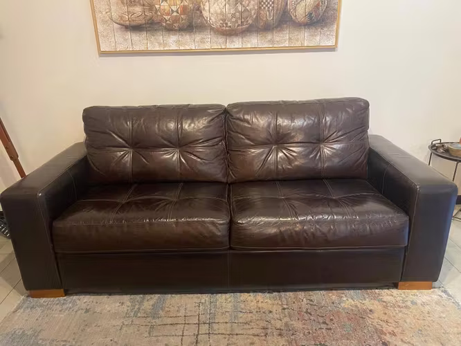 <p>Sofá 3 cuerpos cuero Rosen</p>