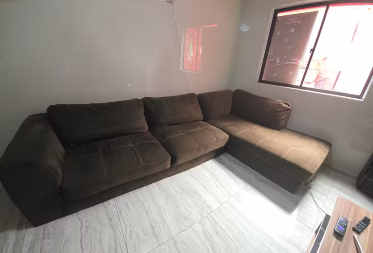 <p>Sofá en excelente estado</p>