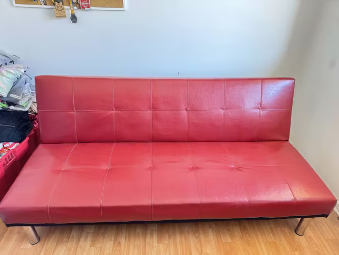 <p>FUTON</p>