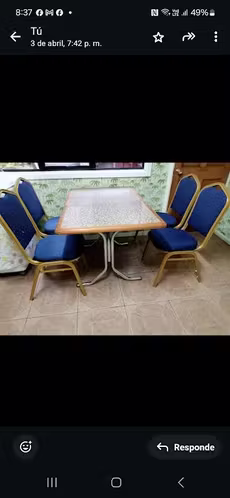 <p>MESA COCINA Y 4 SILLAS</p>