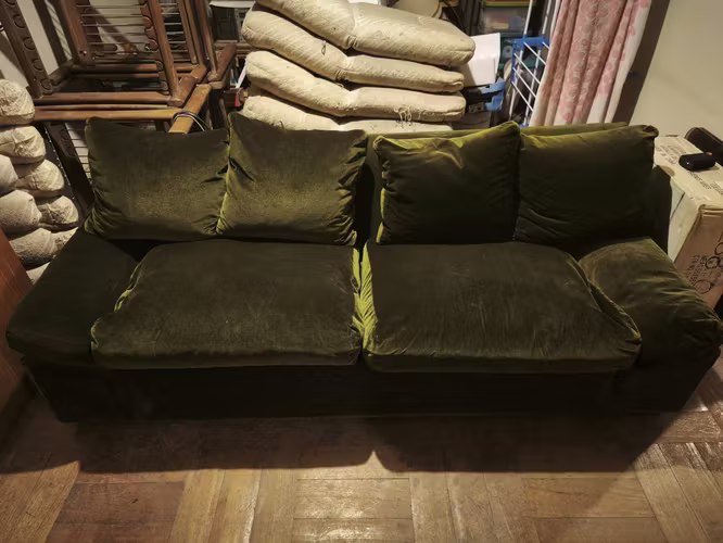 <p>Se regala sillón verde de felpa</p>