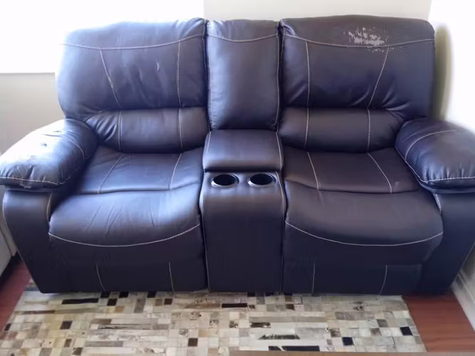 <p>Sofá reclinable 2 cuerpos ecocuero</p>