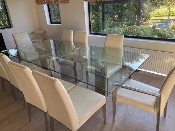 <p>Set Mesa comedor con sus sillas</p>