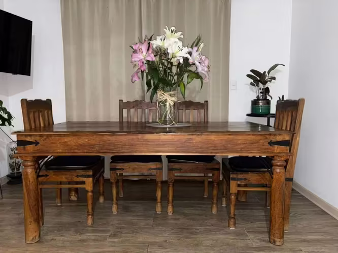 <p>Comedor Madera nativa</p>